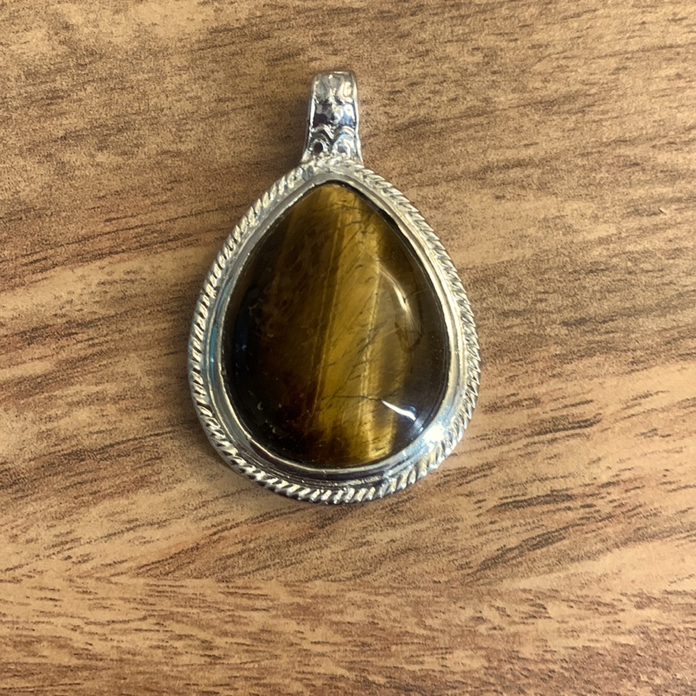 VINTAGE TIGER EYE STERLING SILVER PENDANT. ITEM #50.